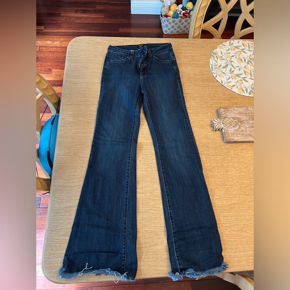 Just black dark wash jeans in size 26